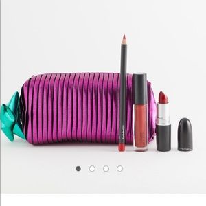 ✨💋MAC SHINY PRETTY THINGS GOODY BAG RED LIPS💋🎁